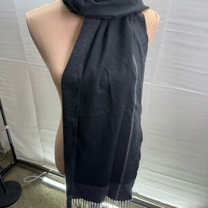 Stewart of Scotland Acrylic Scarf Black Gray Fringe Herringbone Stripe Unisex